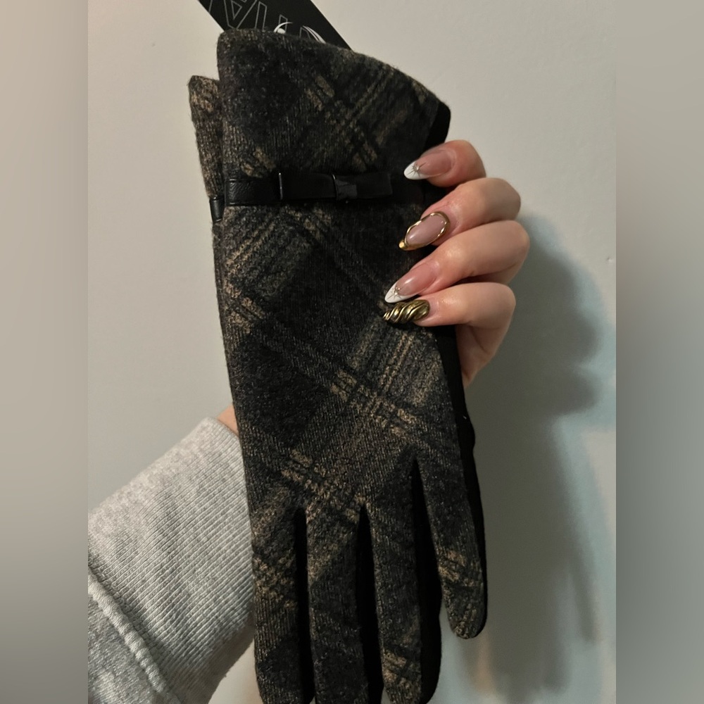 Gloves
